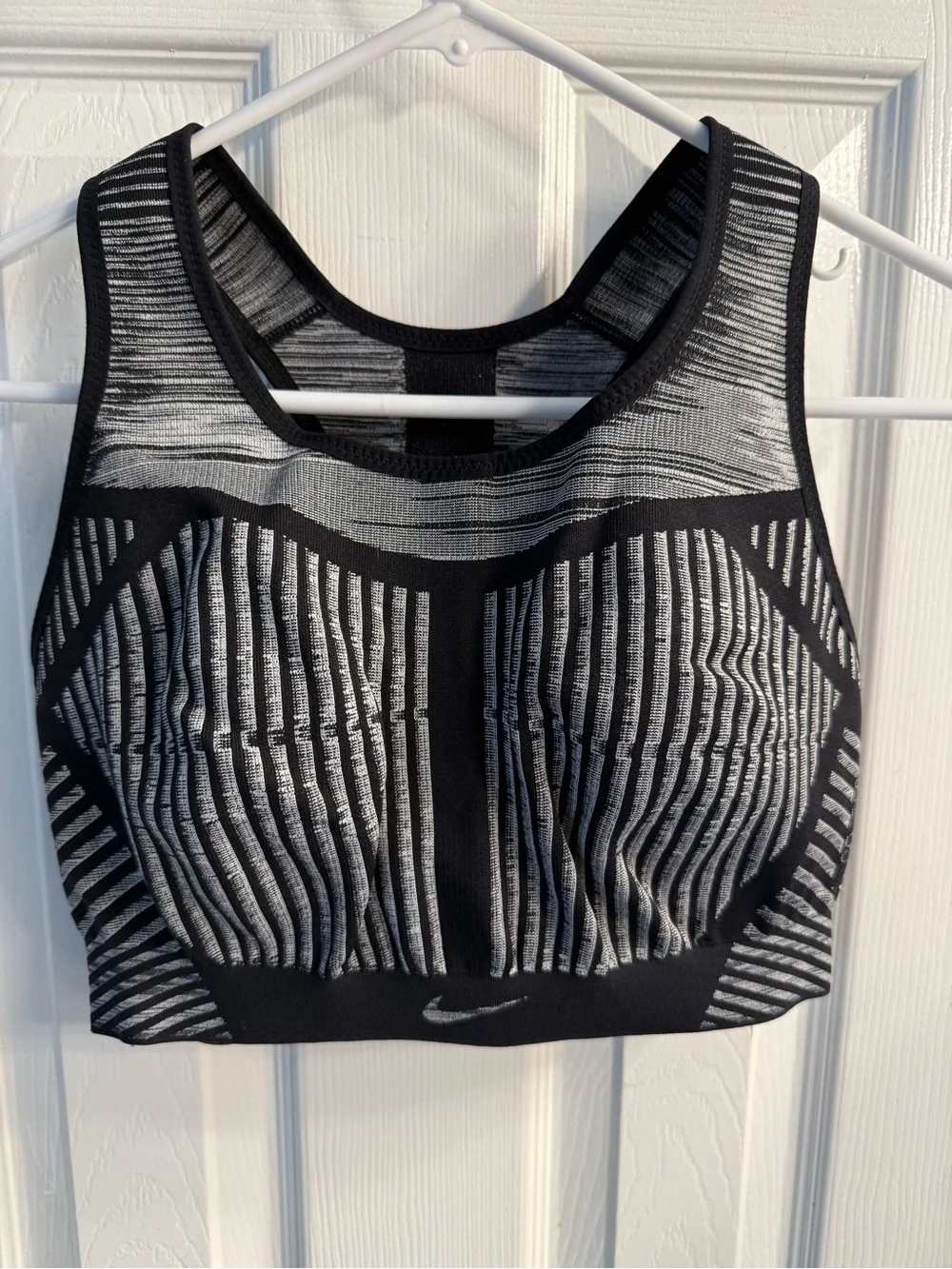 NWOT Nike Flyknit Sports Bra size XL